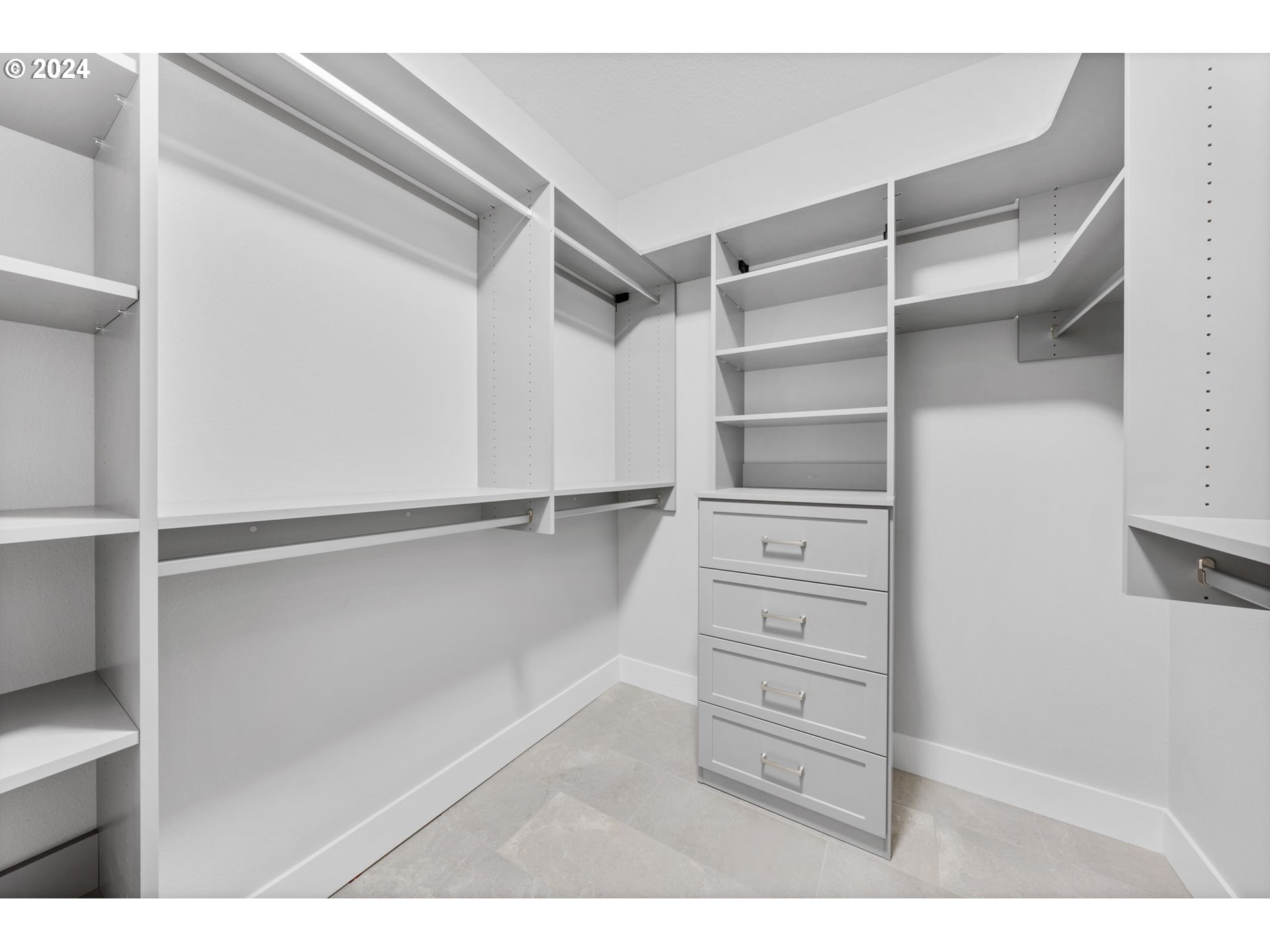 5826 Southwest Grayson Terrace Beaverton, OR 97078 - Photo 17 of 35