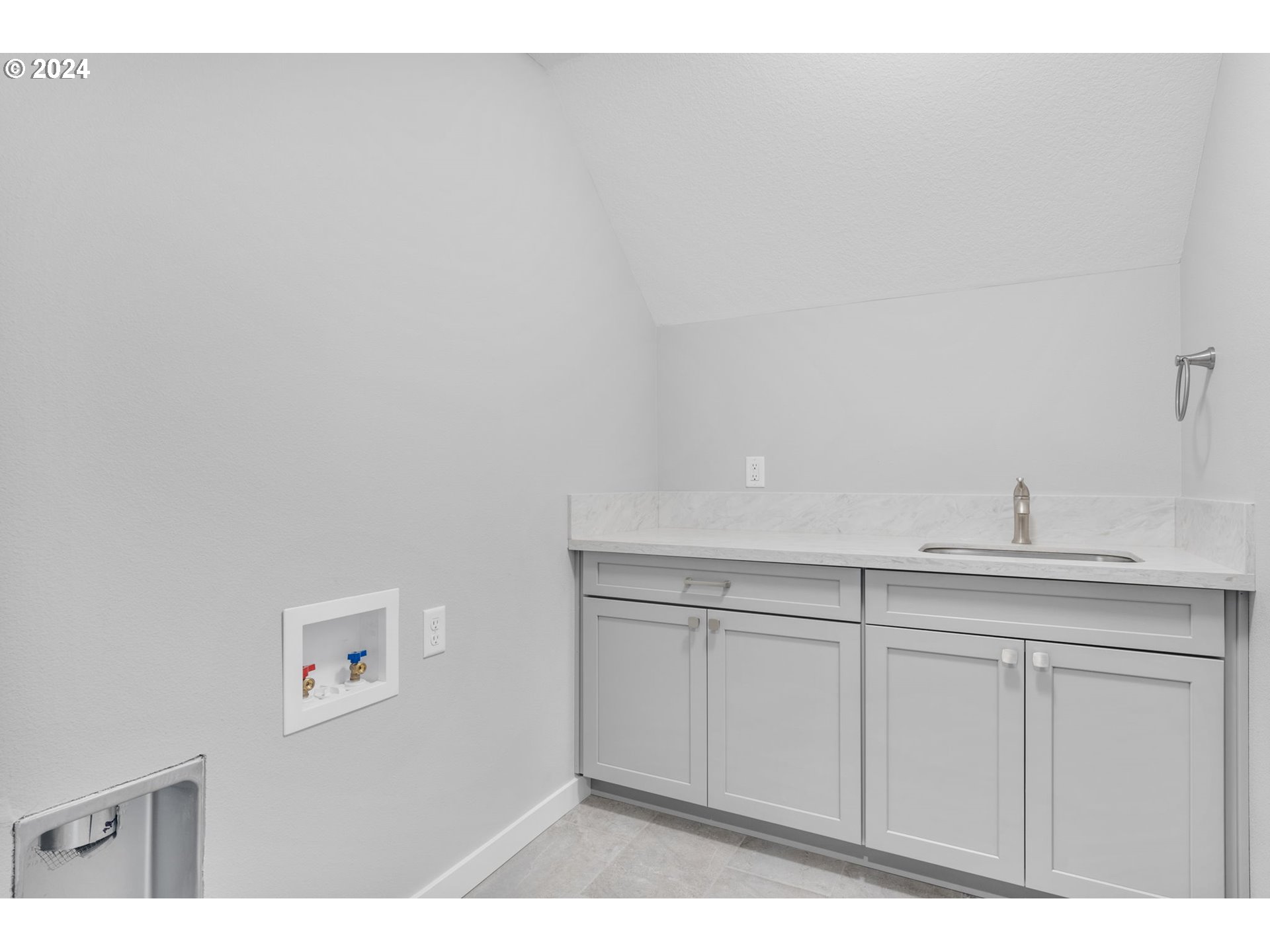 5826 Southwest Grayson Terrace Beaverton, OR 97078 - Photo 30 of 35