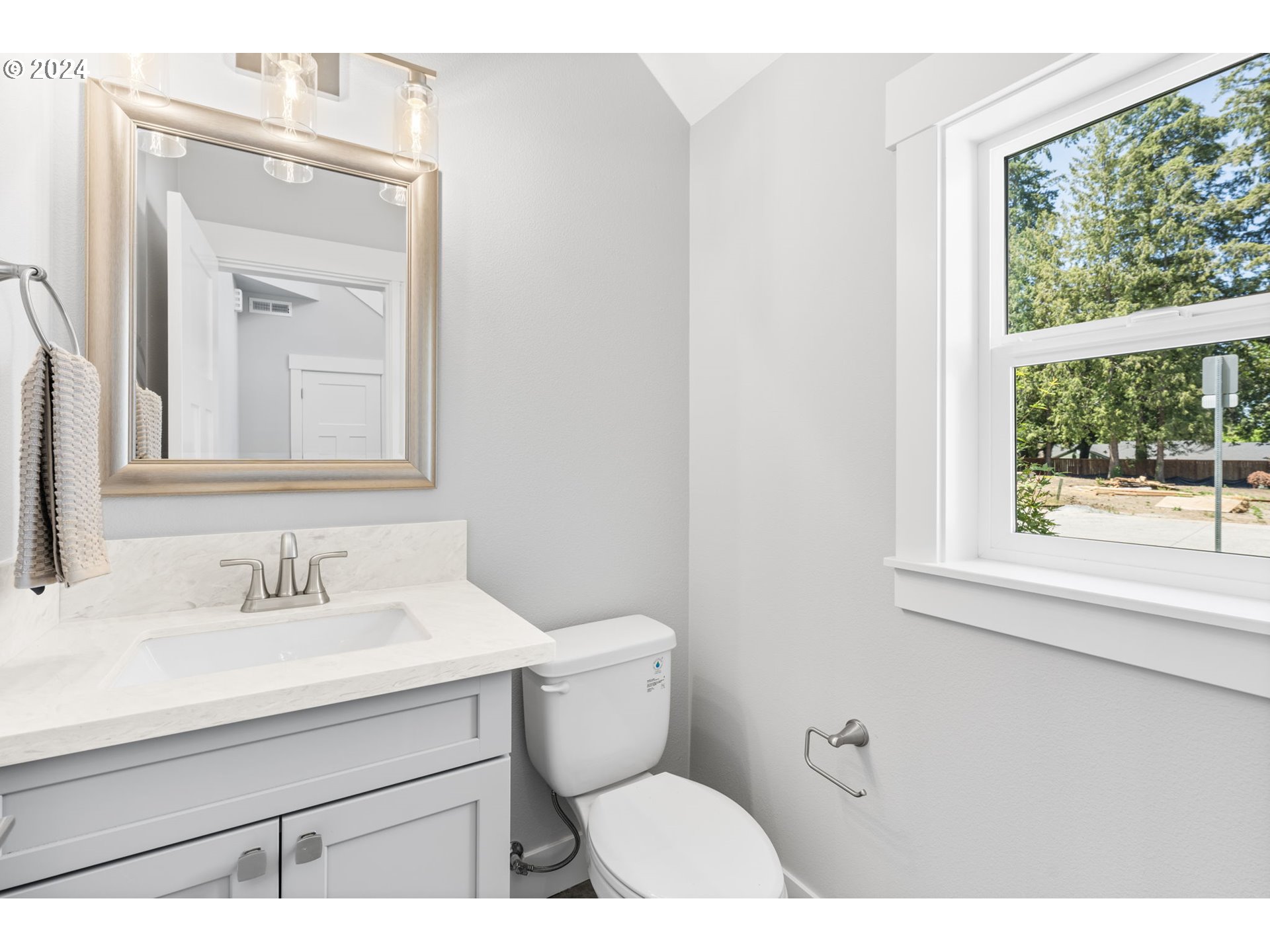 5826 Southwest Grayson Terrace Beaverton, OR 97078 - Photo 7 of 35