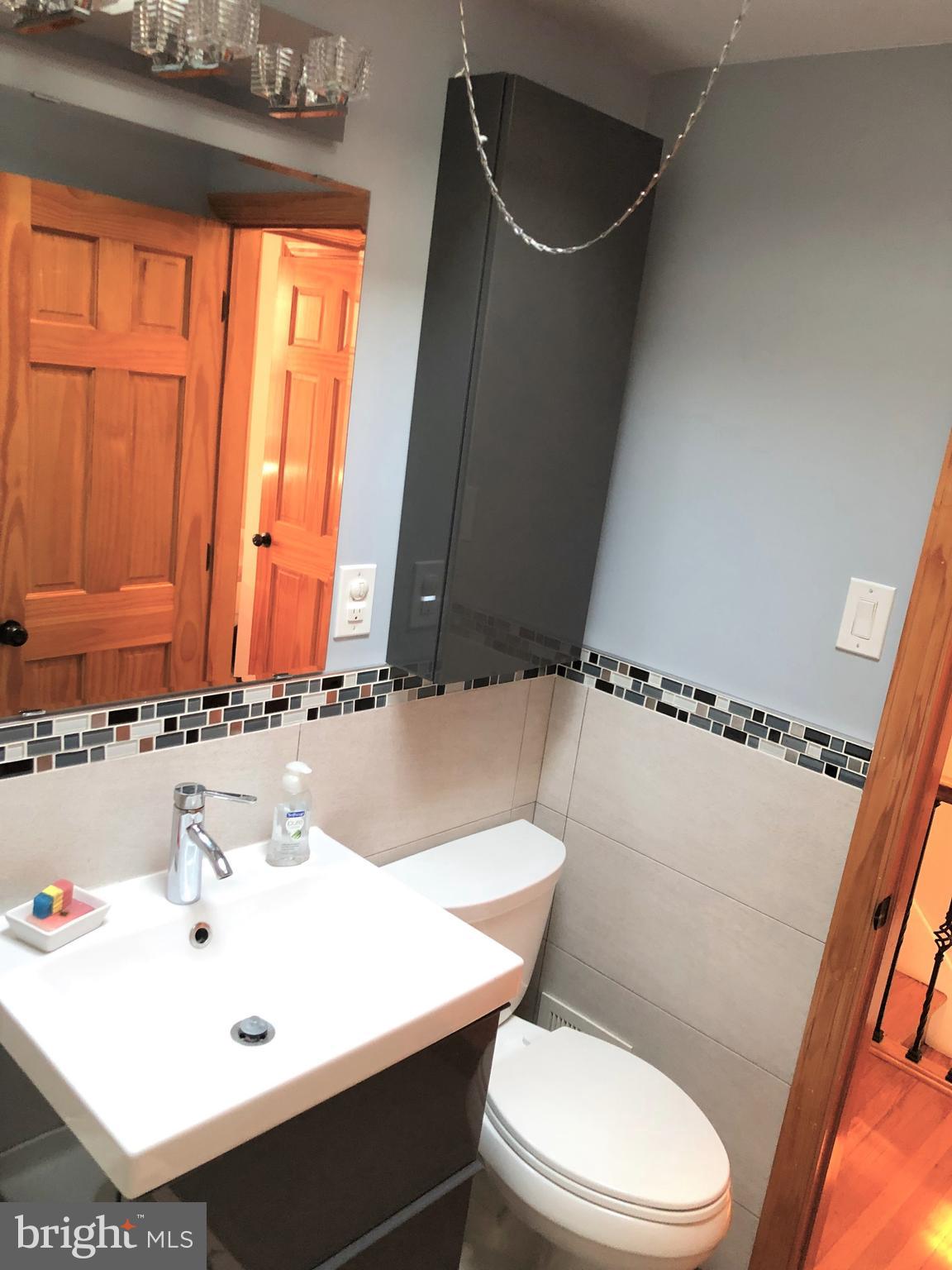 3530 Decatur Street Philadelphia, PA 19136 - Photo 17 of 32 Upstairs bathroom