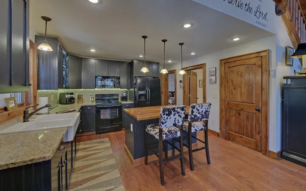 $599,900 | 483 Vineyard Creek Way, Murphy, NC 28906