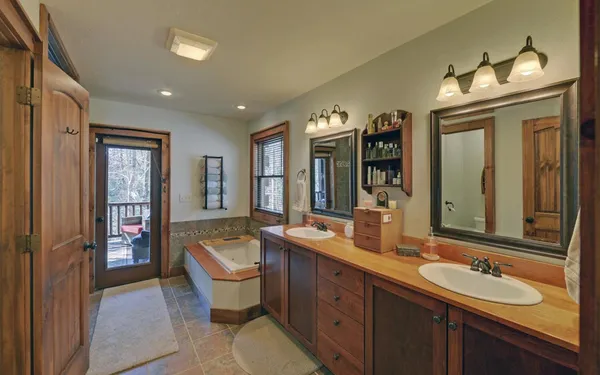 $599,900 | 483 Vineyard Creek Way, Murphy, NC 28906