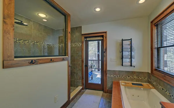 $599,900 | 483 Vineyard Creek Way, Murphy, NC 28906