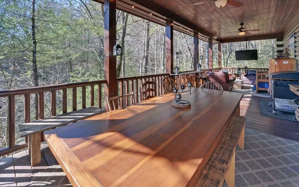 $599,900 | 483 Vineyard Creek Way, Murphy, NC 28906