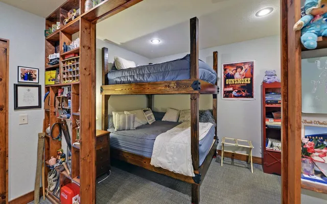 a view of a backyard of water fountain