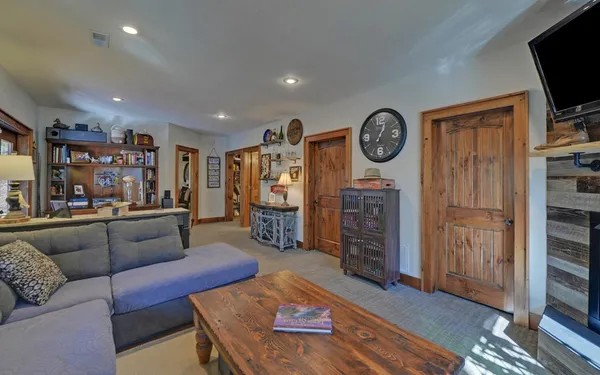 $599,900 | 483 Vineyard Creek Way, Murphy, NC 28906