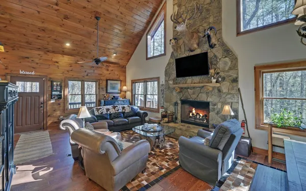 $599,900 | 483 Vineyard Creek Way, Murphy, NC 28906