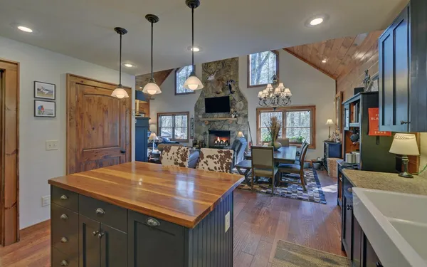 $599,900 | 483 Vineyard Creek Way, Murphy, NC 28906