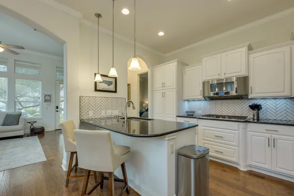 $579,000 | 118 Perpetuation Drive, Austin, TX 78738