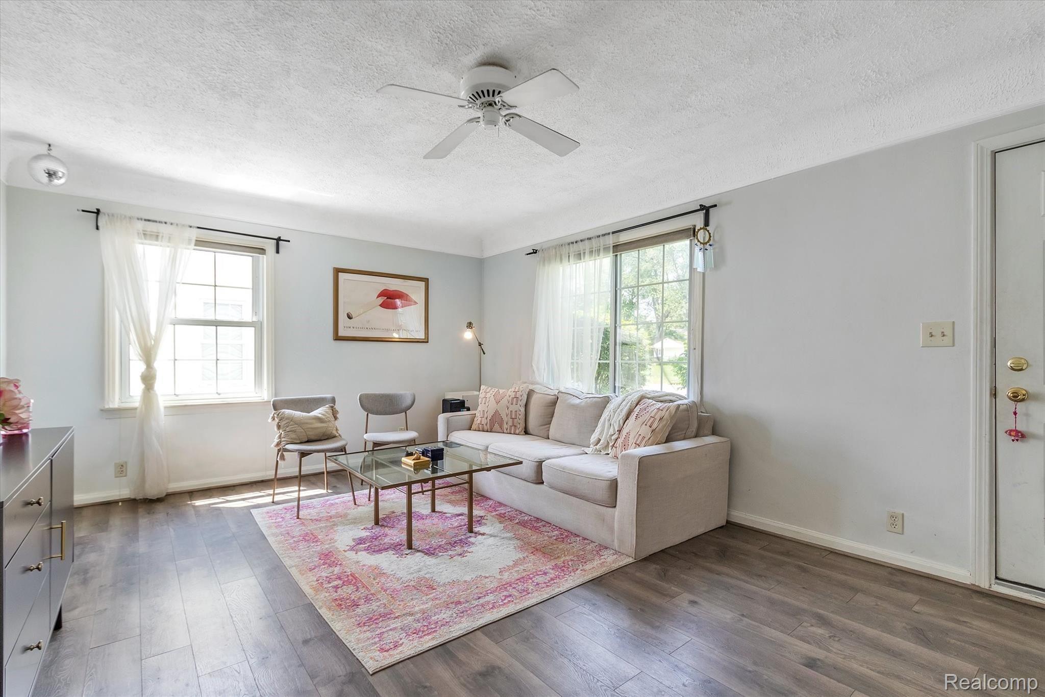 4010 Durham Road Royal Oak, MI 48073 - Photo 8 of 27 08-4010-Durham-Rd-WindowStill-Real-Estate-Photography-8.jpg