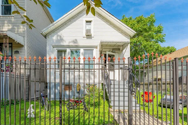 $99,900 | 4950 South Marshfield Avenue, Chicago, IL 60609
