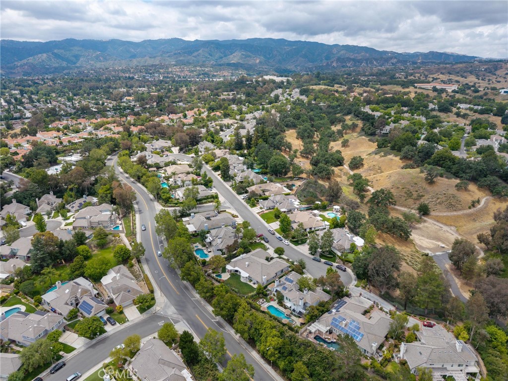 26072 Charing Cross Road Valencia, CA 91355 - Photo 102 of 105