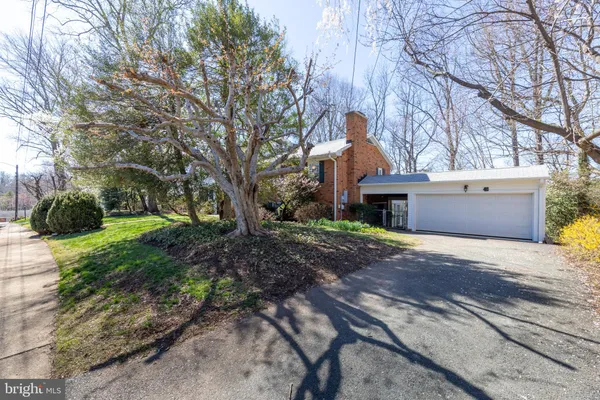 $829,000 | 2513 Hillwood Place, Charlottesville, VA 22901
