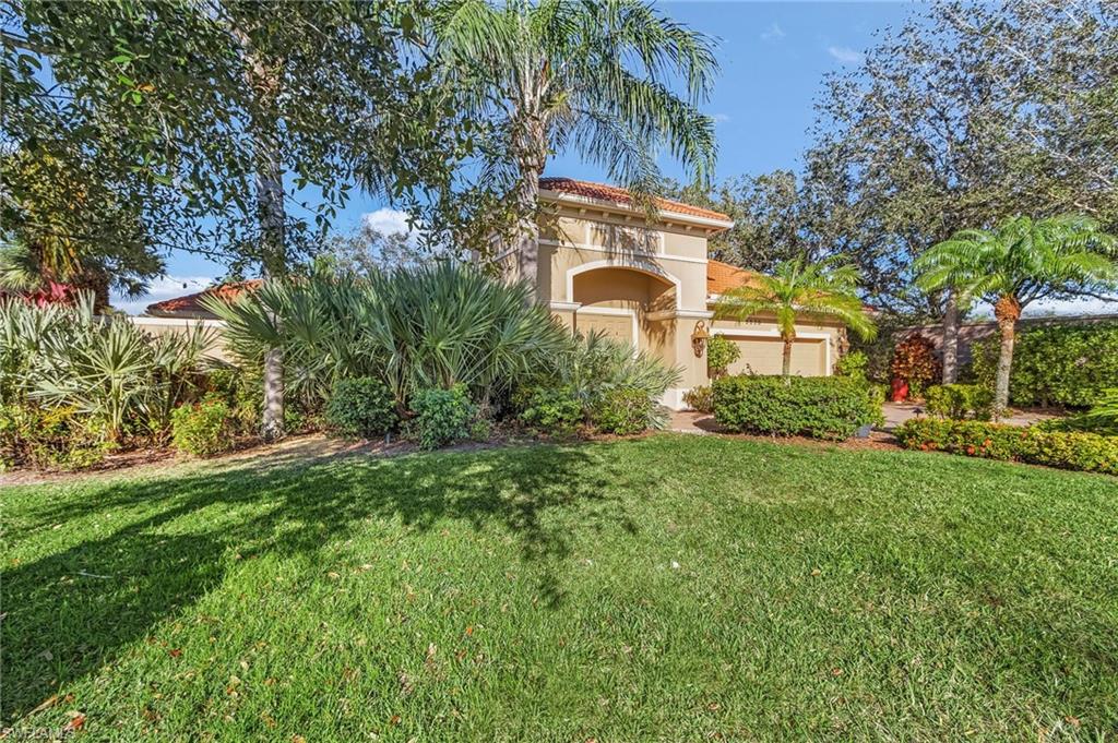 5030 Rustic Oaks Circle Naples, FL 34105 - Photo 3 of 33 Gallery Image 3