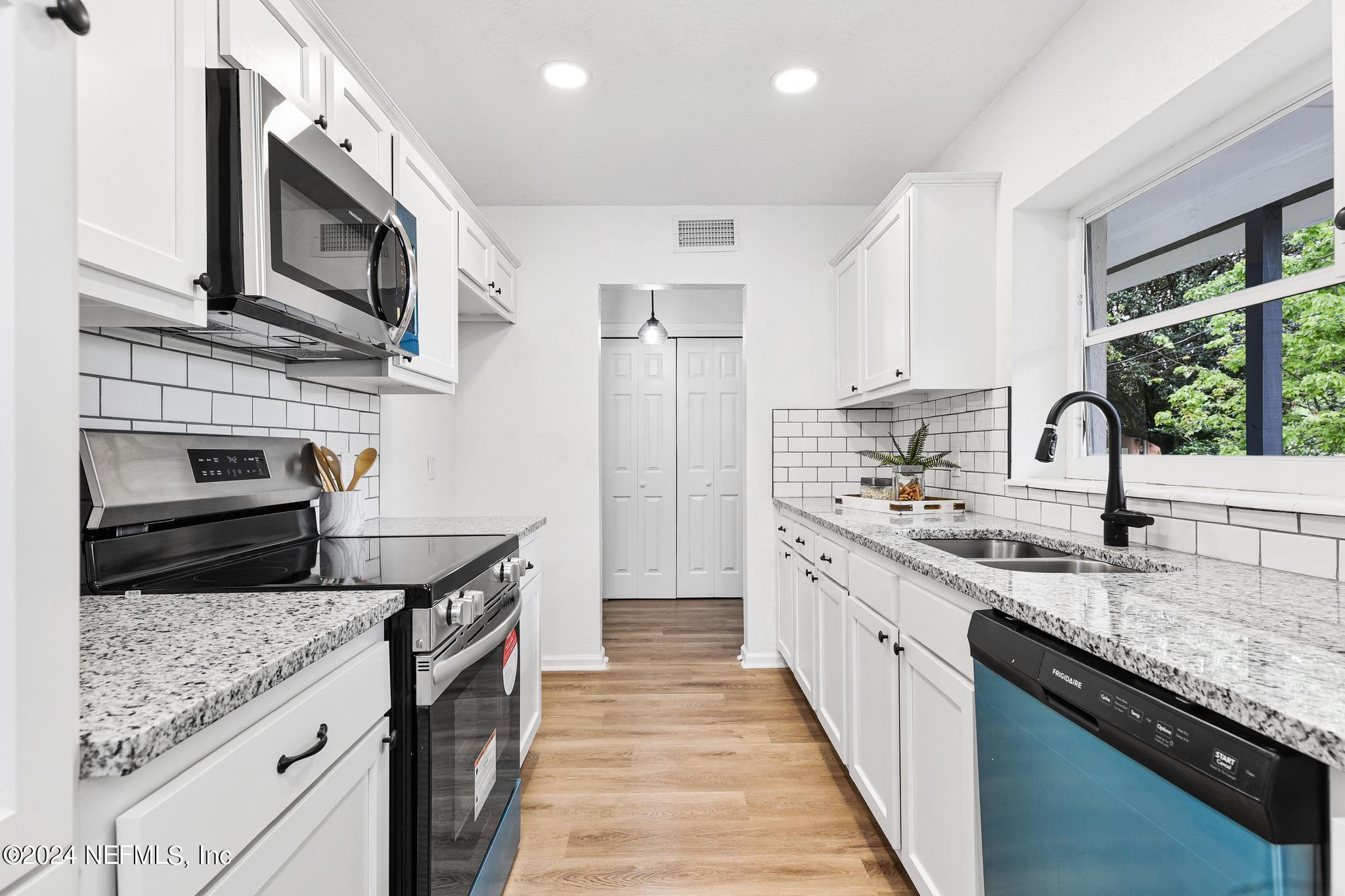 3856 Coronado Road Jacksonville, FL 32217 - Photo 10 of 25 AN031824-10