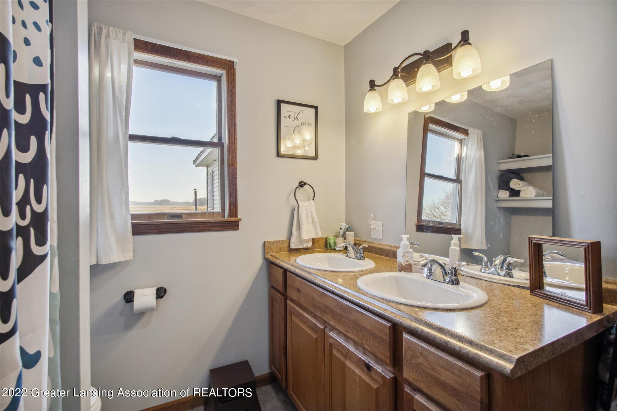 3227 Putnam Road Ovid, MI 48866 - Photo 39 of 64 39-Putnam-Rd-Laingsburg-MI-48848-WindowS