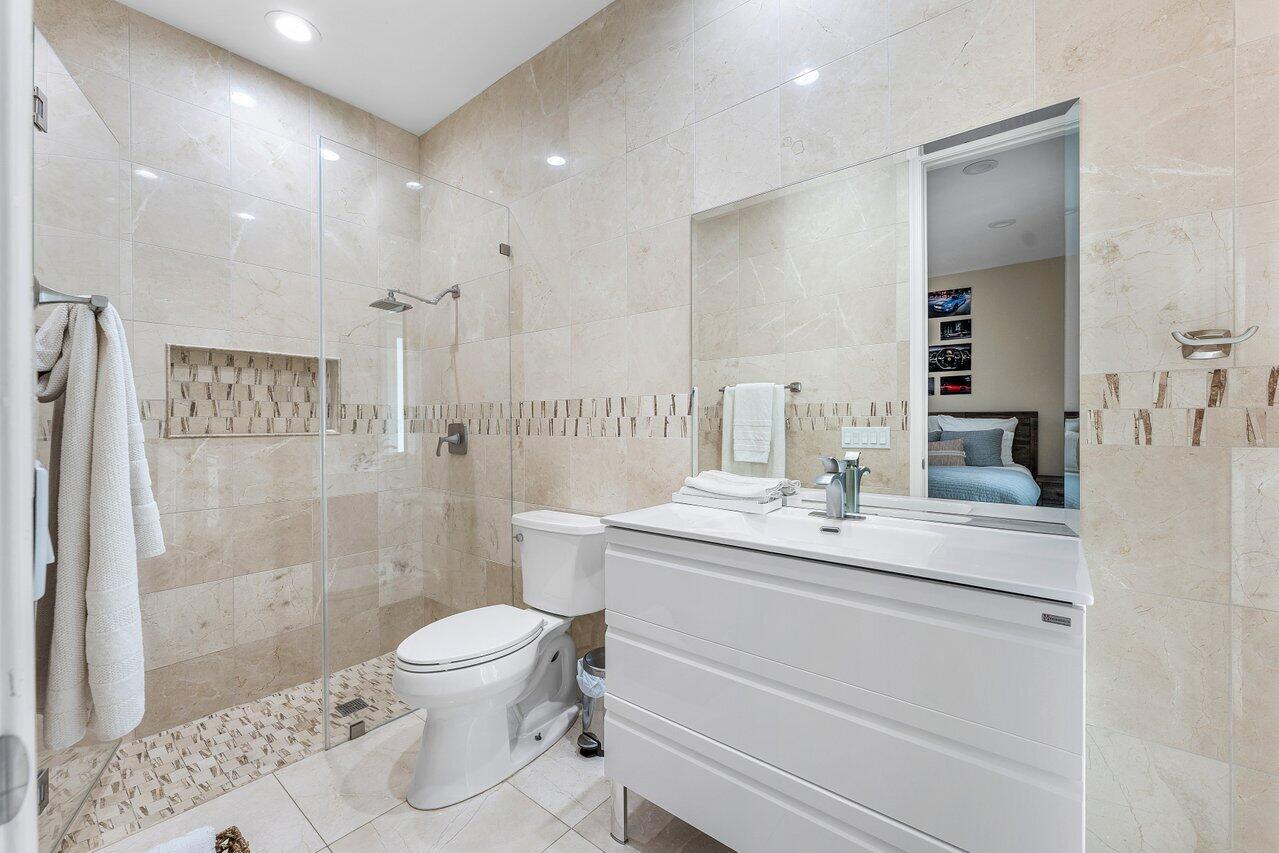 17906 Aberdeen Way Boca Raton, FL 33496 - Photo 31 of 106 Bathroom #3