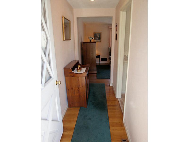 295 Cowesett Road Warwick, RI 02886 - Photo 3 of 19 Entry.