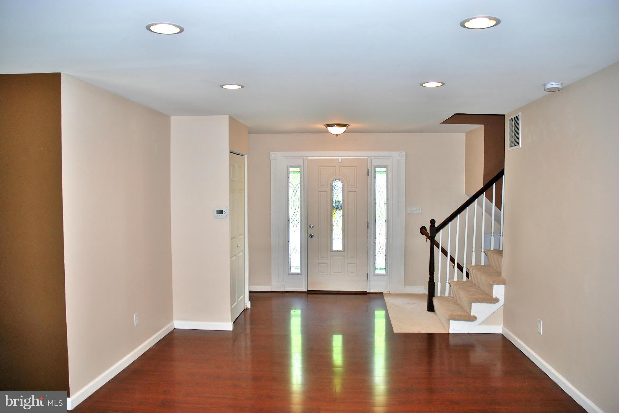 705 Whitaker Terrace Silver Spring, MD 20901 - Photo 4 of 30 Entry