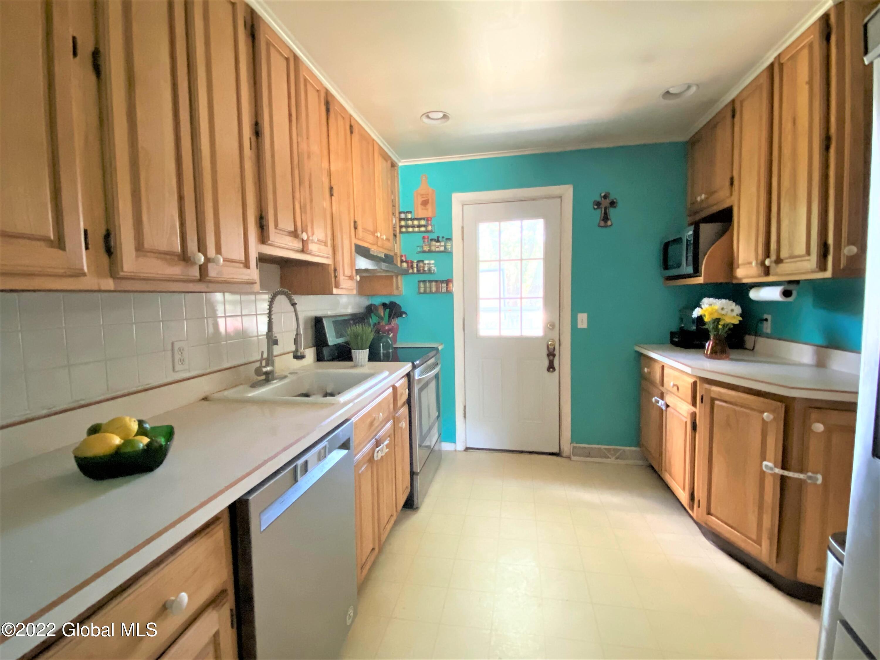 9 Sand Road Schodack, NY 12033 - Photo 3 of 19 SAND