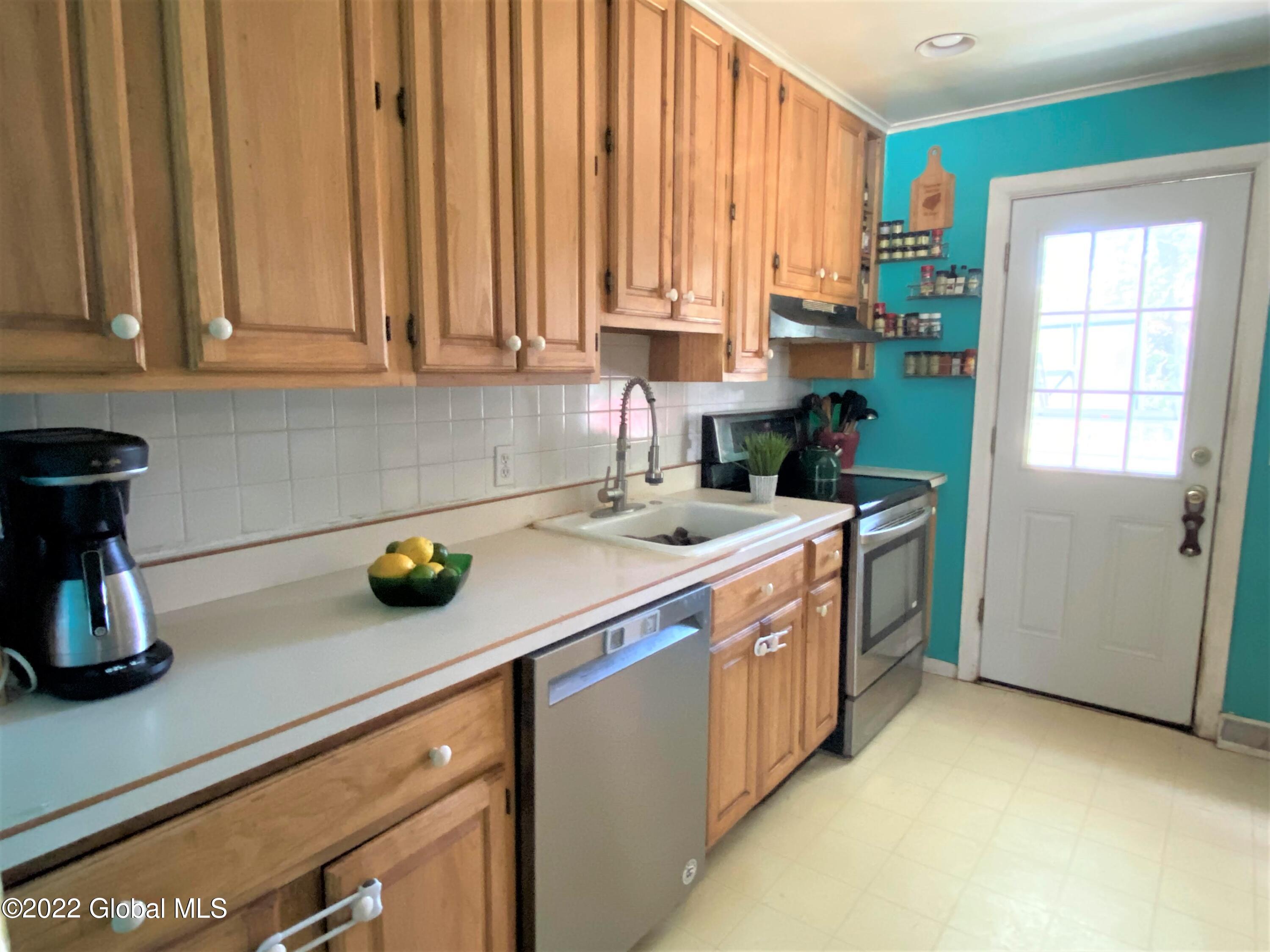 9 Sand Road Schodack, NY 12033 - Photo 4 of 19 SAND