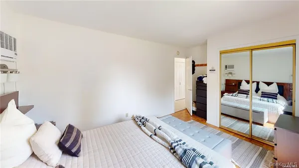 $4,350 | 121 Woodward Parkway, Farmingdale, NY 11735