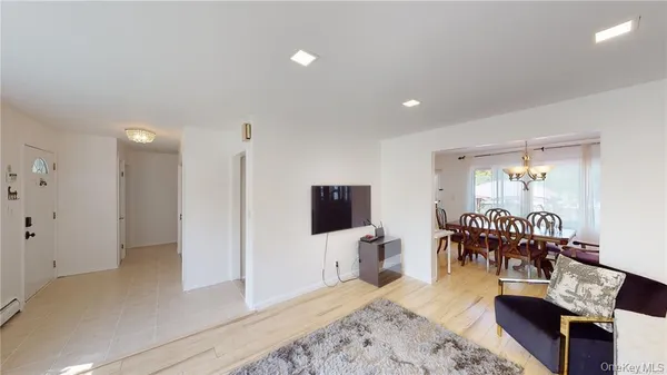 $4,350 | 121 Woodward Parkway, Farmingdale, NY 11735