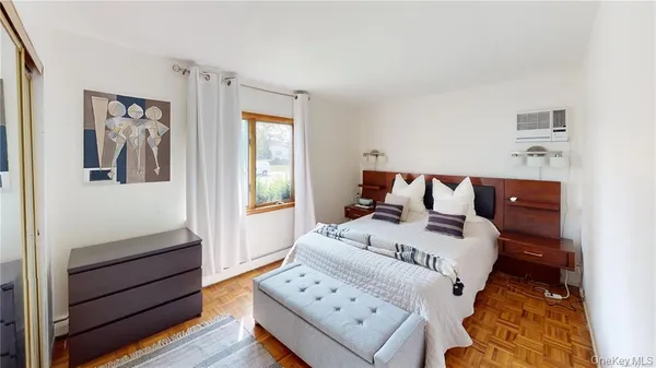 $4,350 | 121 Woodward Parkway, Farmingdale, NY 11735