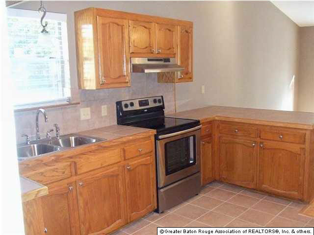 13752 Basin Court Baton Rouge, LA 70810 - Photo 6 of 13 Gallery Image 6