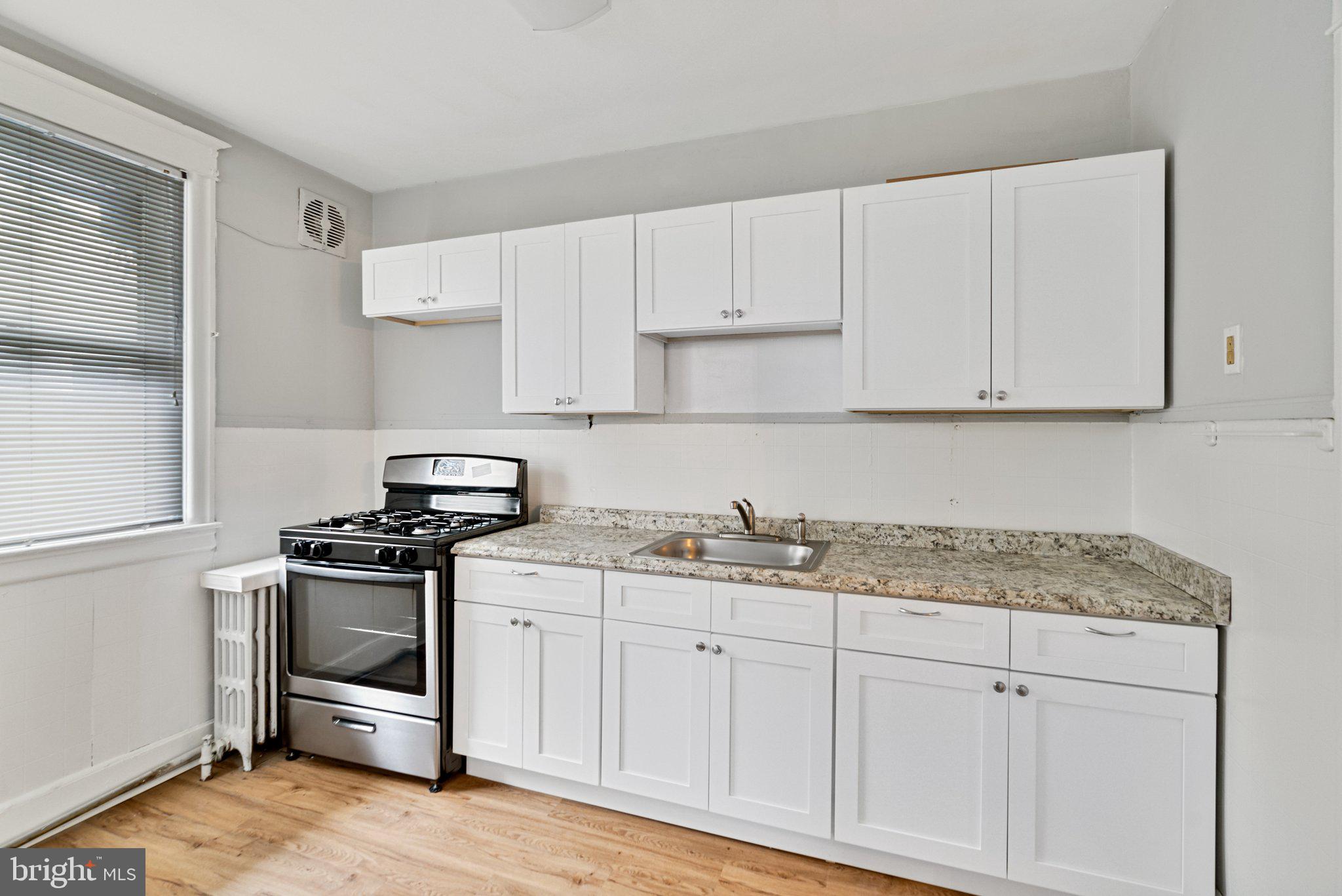 236 Kingston Road Upper Darby, PA 19082 - Photo 7 of 24