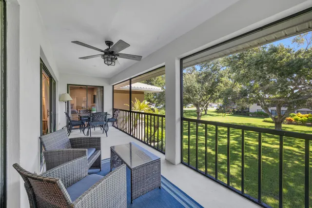 $449,000 | 24 Southeast Turtle Creek Drive, Unit F, Tequesta, FL 33469