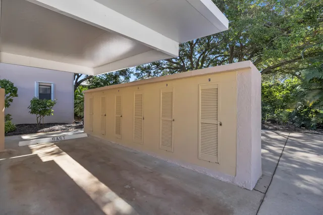 $449,000 | 24 Southeast Turtle Creek Drive, Unit F, Tequesta, FL 33469