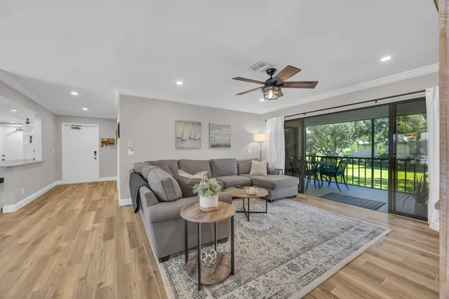 $449,000 | 24 Southeast Turtle Creek Drive, Unit F, Tequesta, FL 33469