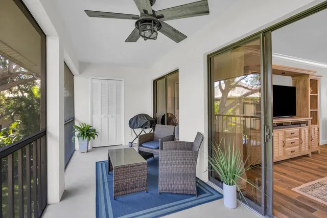 $449,000 | 24 Southeast Turtle Creek Drive, Unit F, Tequesta, FL 33469