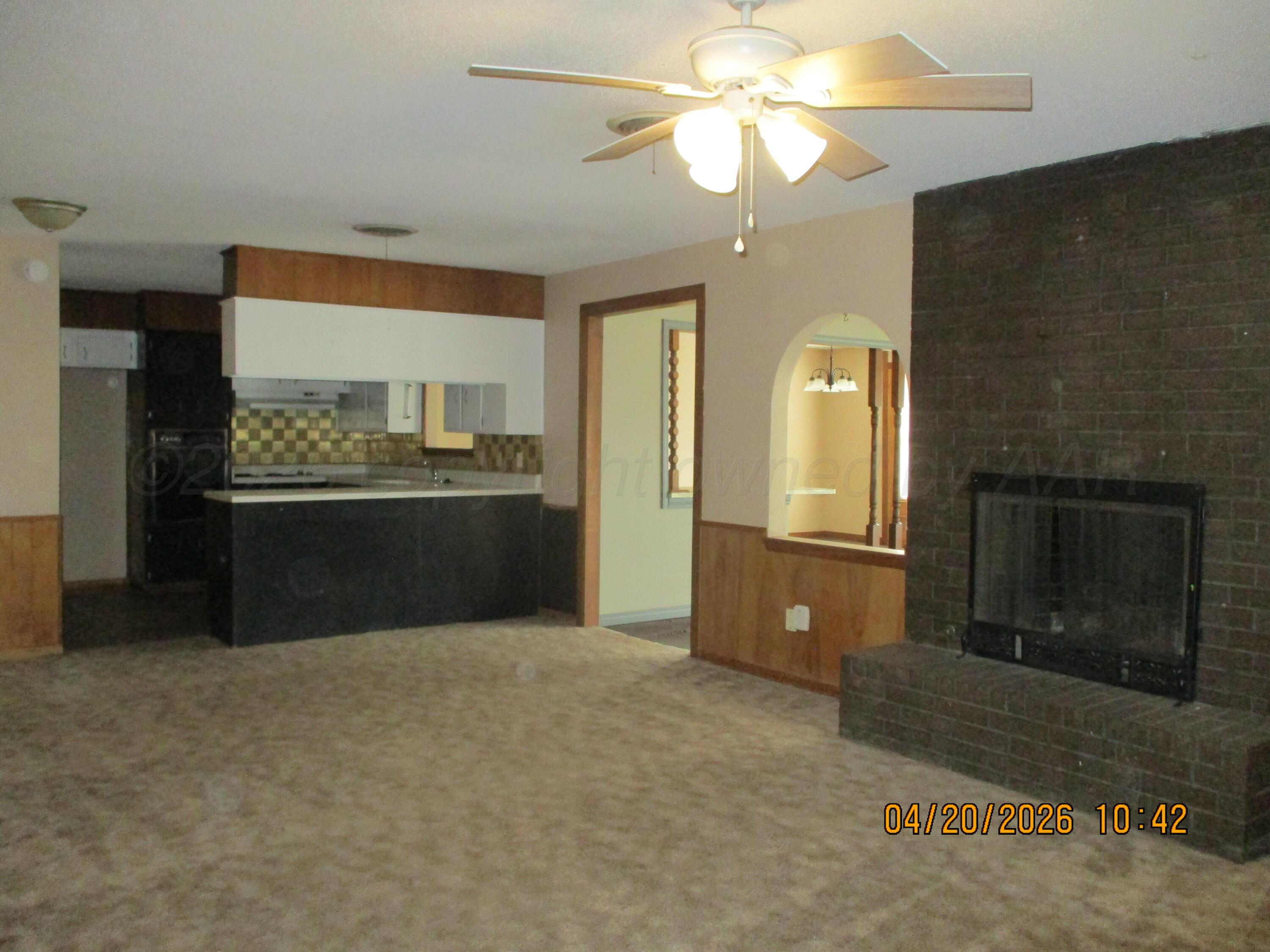 3407 Kingston Road Amarillo, TX 79109 - Photo 11 of 18 Living Room