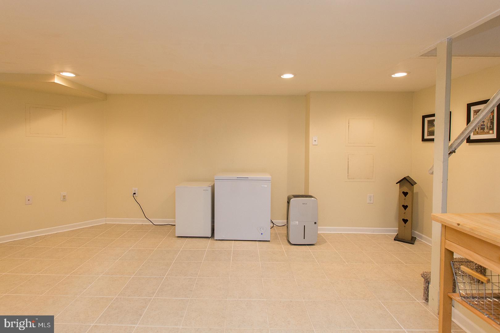 442 Charles Road Lancaster, PA 17603 - Photo 26 of 37 clean and bright