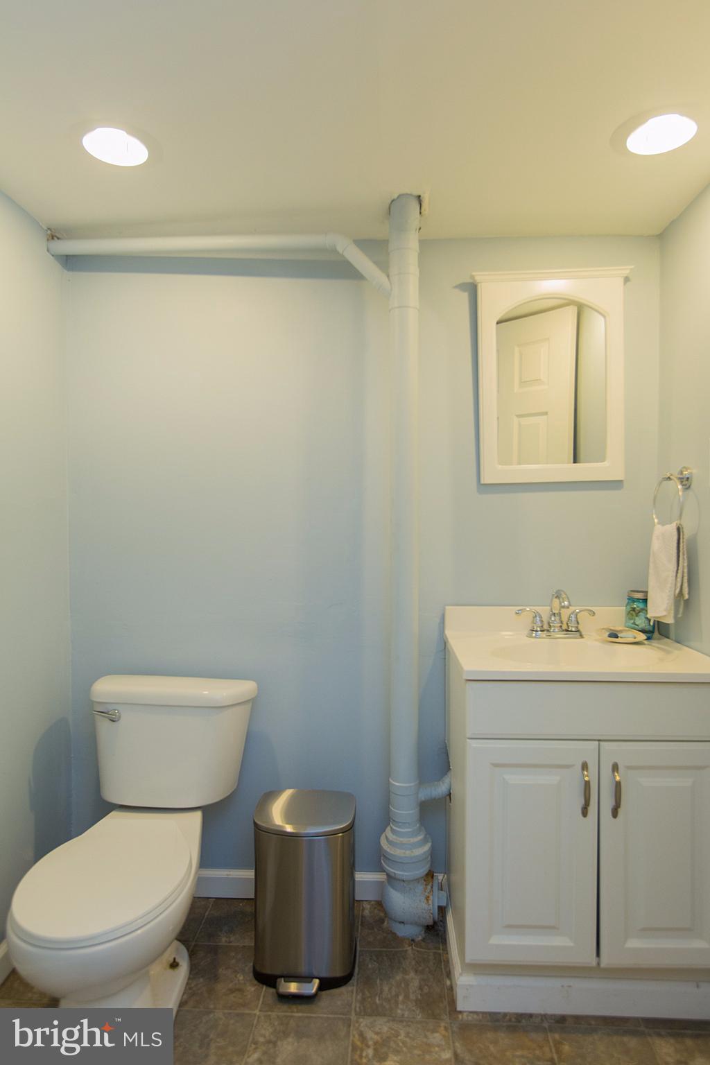 442 Charles Road Lancaster, PA 17603 - Photo 28 of 37 1/2 bath