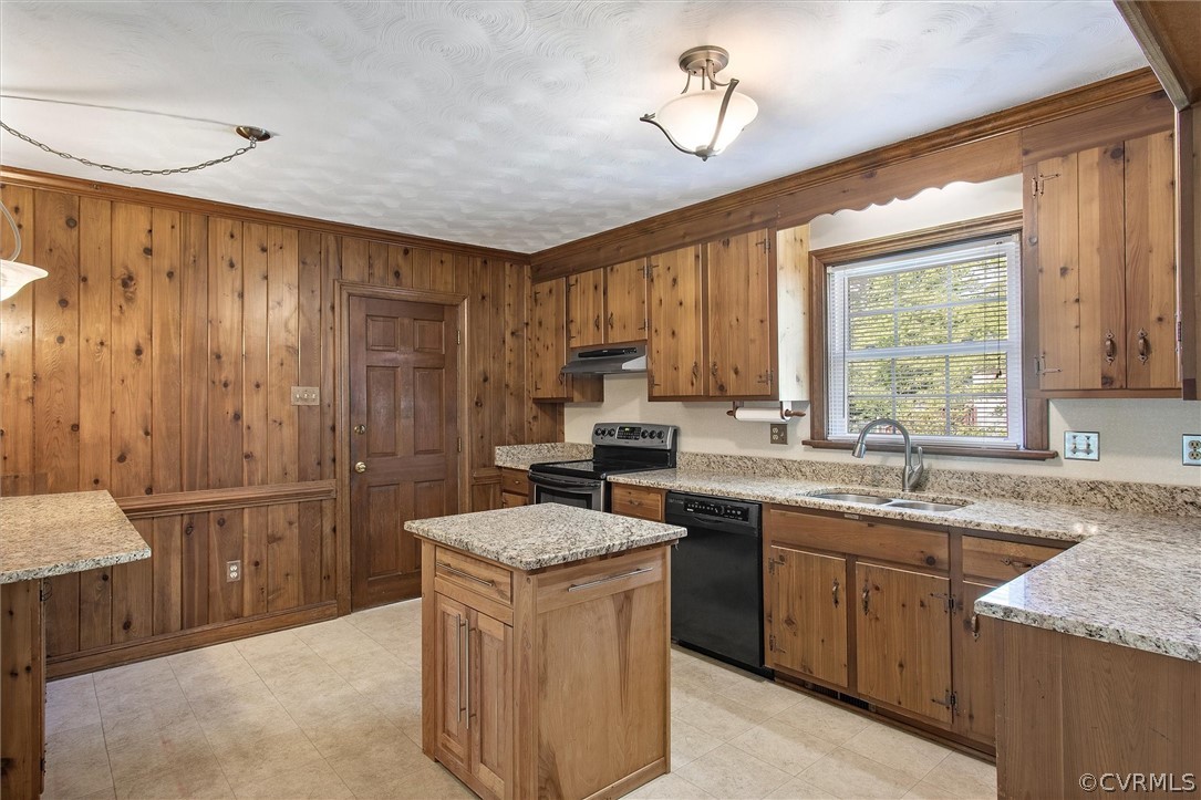 4061 Falstone Road North Chesterfield, VA 23234 - Photo 12 of 33 a kitchen with a sink stove and cabinets