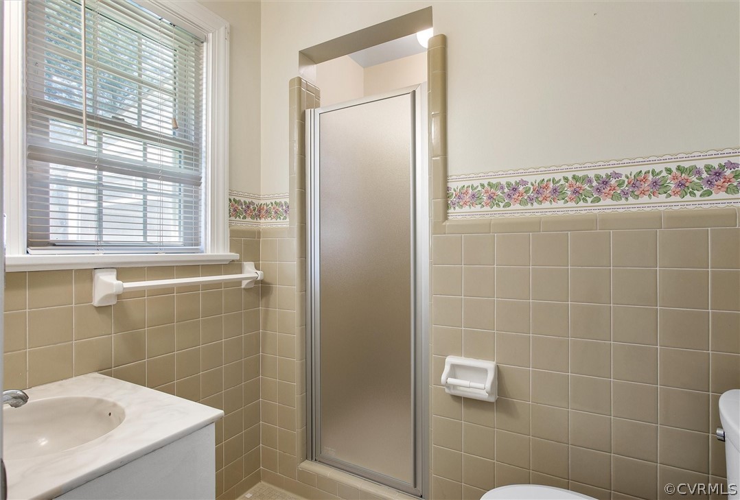 4061 Falstone Road North Chesterfield, VA 23234 - Photo 24 of 33 a bathroom with a shower