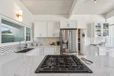 $1,395,000 | 384 Hibiscus Way, San Rafael, CA 94903