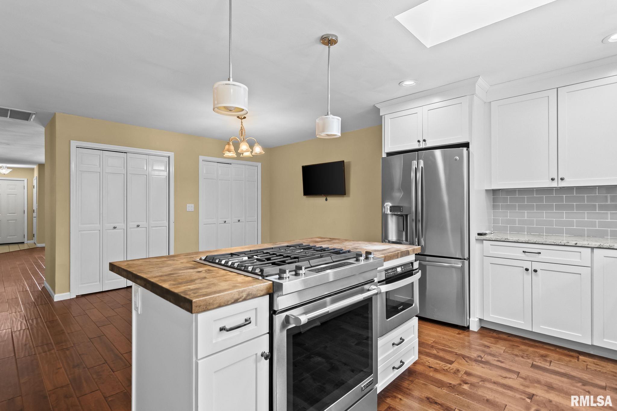 3013 Cameron Drive Springfield, IL 62704 - Photo 12 of 32 Gallery Image 12