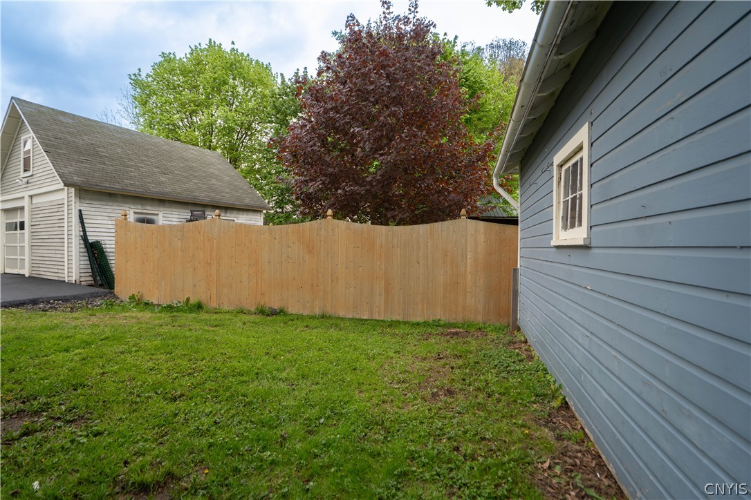 519 Broadway Street Oneida, NY 13421 - Photo 35 of 47