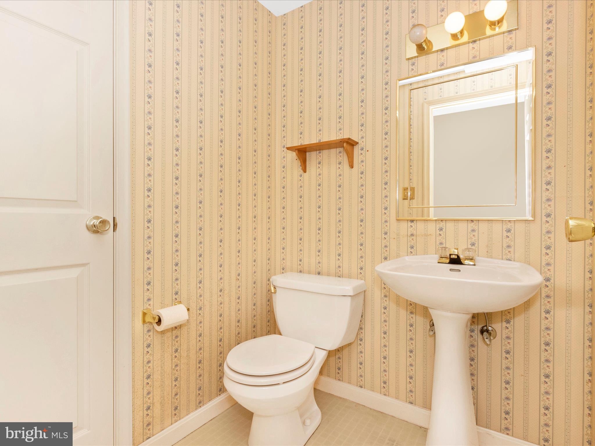 58 Six Notches Court Catonsville, MD 21228 - Photo 40 of 54 Powder Room