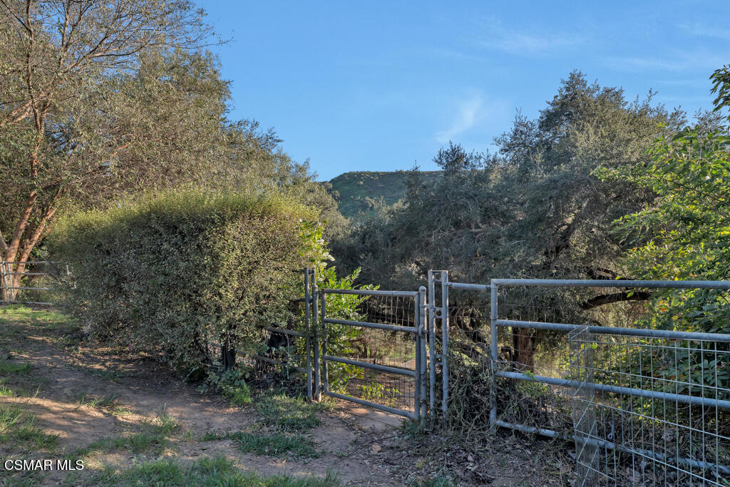 1278 Rambling Road Simi Valley, CA 93065 - Photo 47 of 76