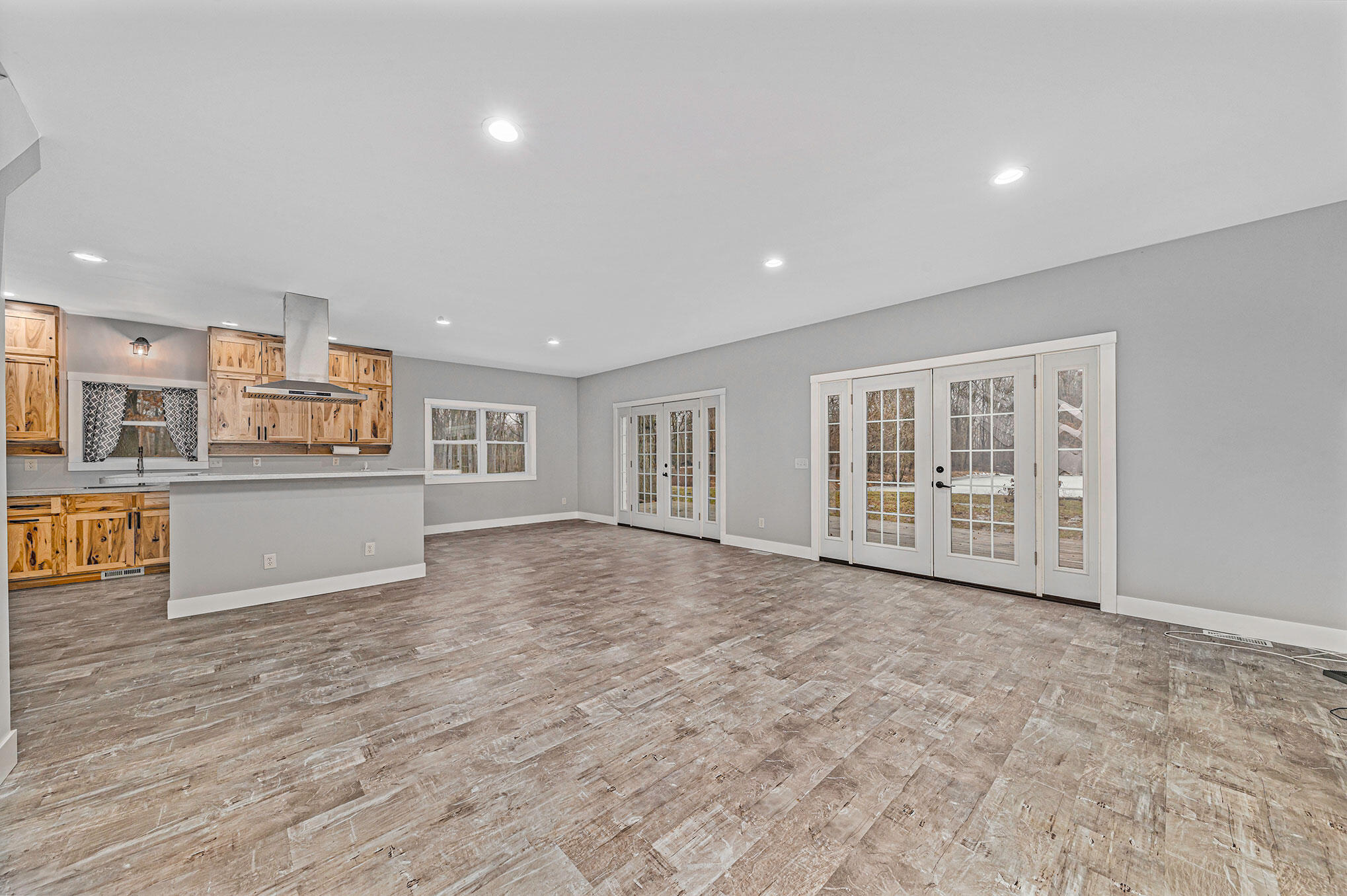 65722 Engle Road Constantine, MI 49042 - Photo 16 of 25 Living Room Facing Dining Area