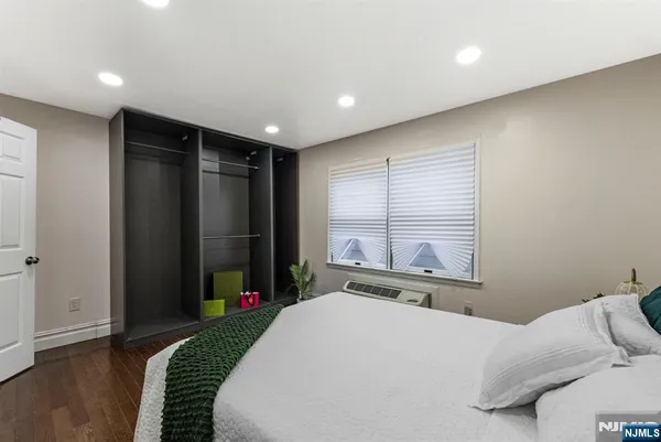 $299,999 | 144 70th Street, Unit 1E, Guttenberg, NJ 07093