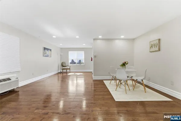 $299,999 | 144 70th Street, Unit 1E, Guttenberg, NJ 07093