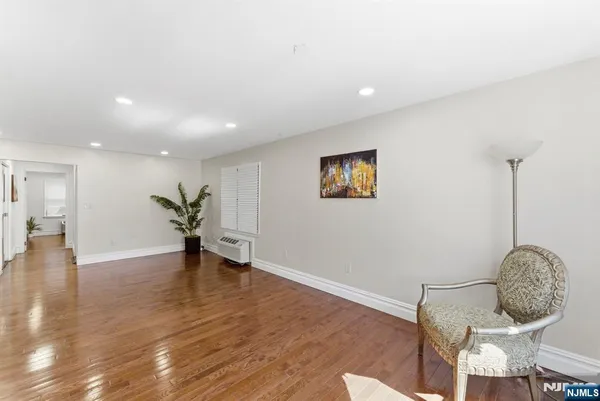 $299,999 | 144 70th Street, Unit 1E, Guttenberg, NJ 07093