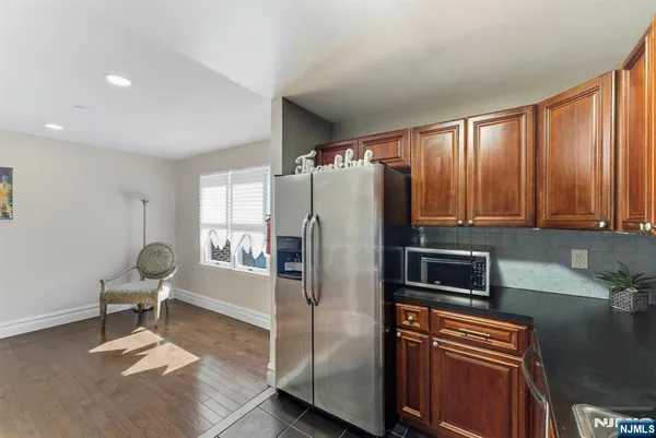 $299,999 | 144 70th Street, Unit 1E, Guttenberg, NJ 07093