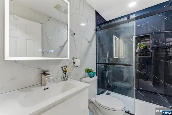 $299,999 | 144 70th Street, Unit 1E, Guttenberg, NJ 07093